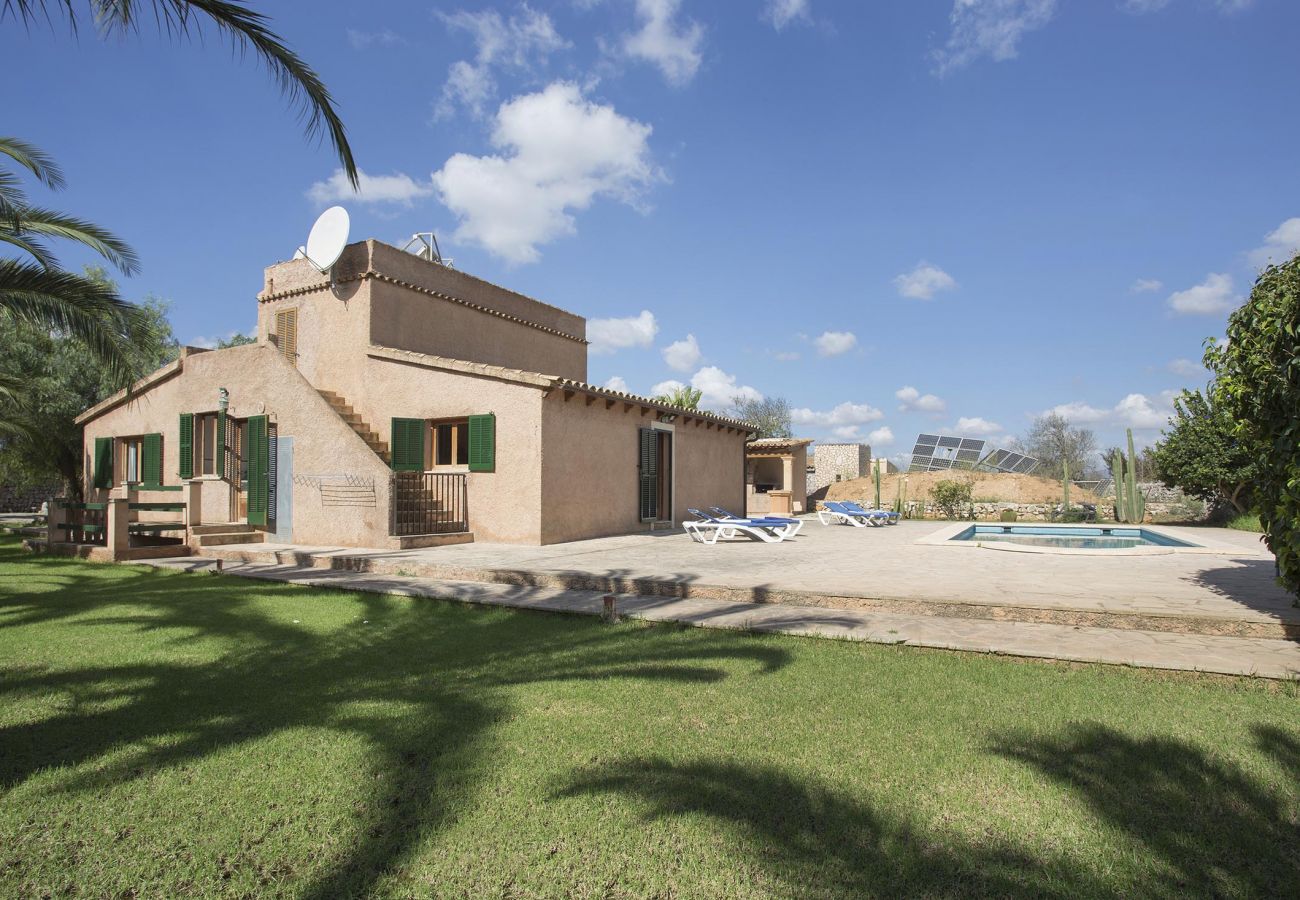 Villa in Santanyi - SERVERA.Situated on the outskirts of the lovely town of Santanyi