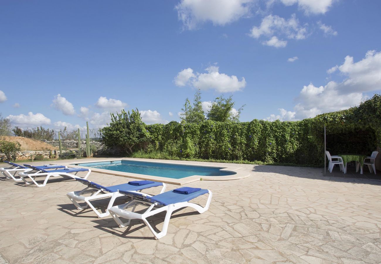 Villa in Santanyi - SERVERA.Situated on the outskirts of the lovely town of Santanyi