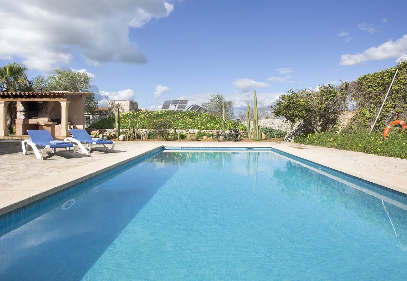 Villa in Santanyi - SERVERA.Situated on the outskirts of the lovely town of Santanyi