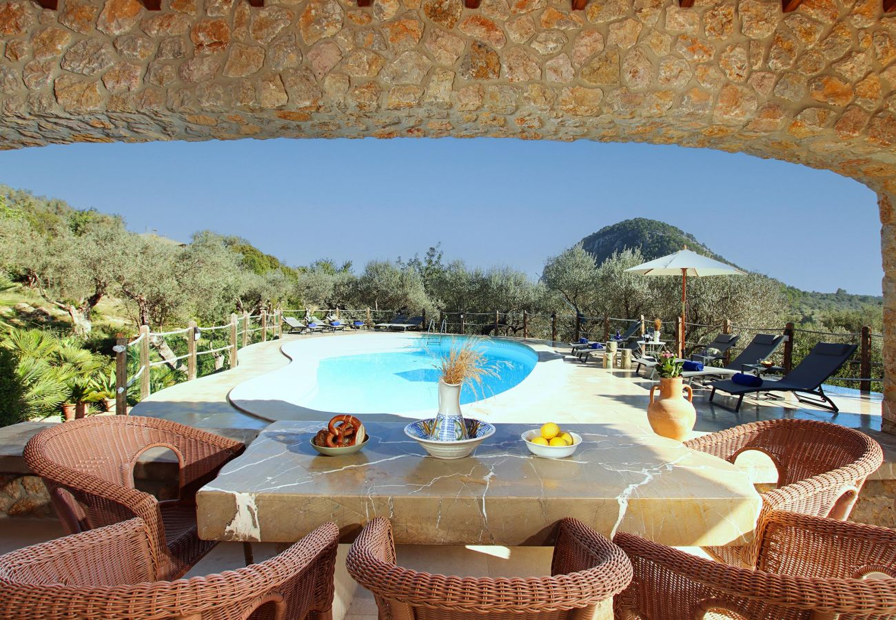 Villa in Pollensa - ALORDES. Tradition and views next to Pollensa