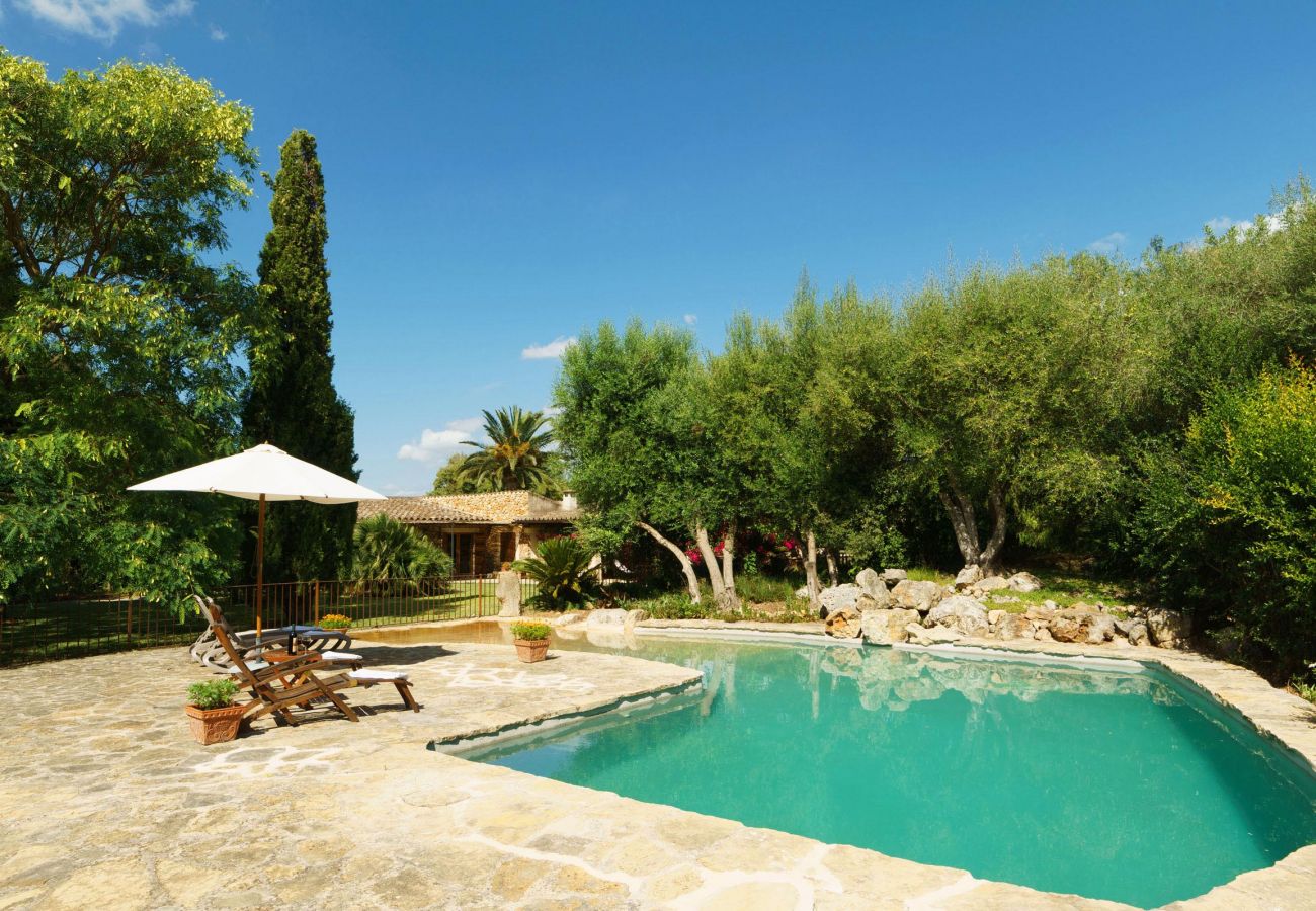 Villa in Buger - AMENGUAL. Character and taste close to Buger