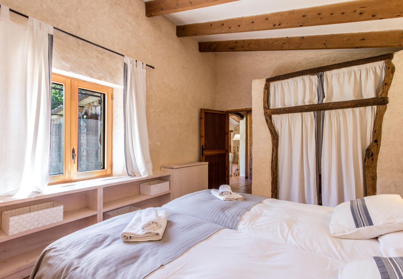 Villa in Buger - AMENGUAL. Character and taste close to Buger