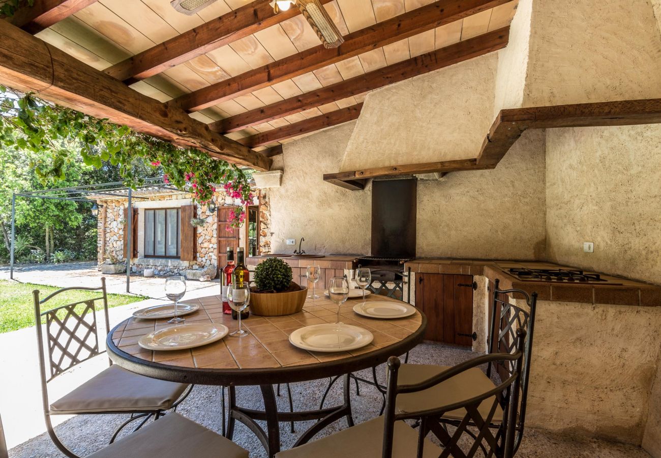 Villa in Buger - AMENGUAL. Character and taste close to Buger