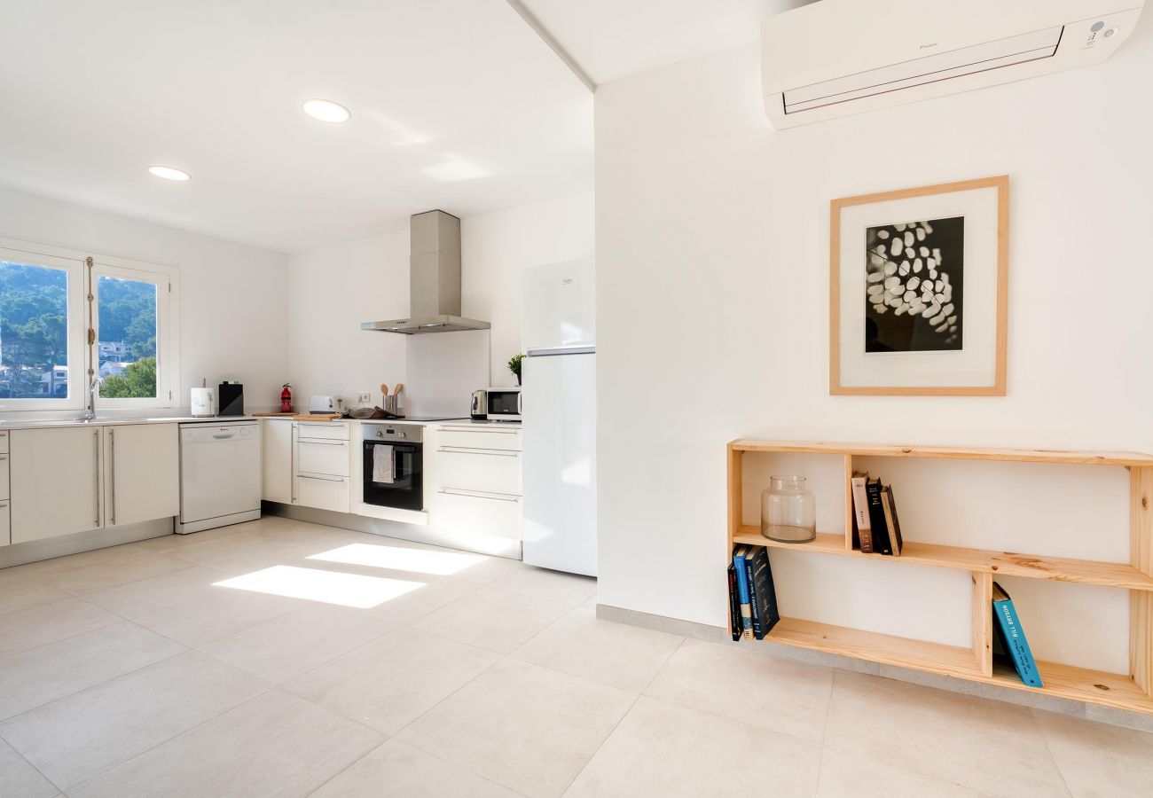 Villa in Cala San Vicente - GUILLEM. Lovely house 150 meters from the beach