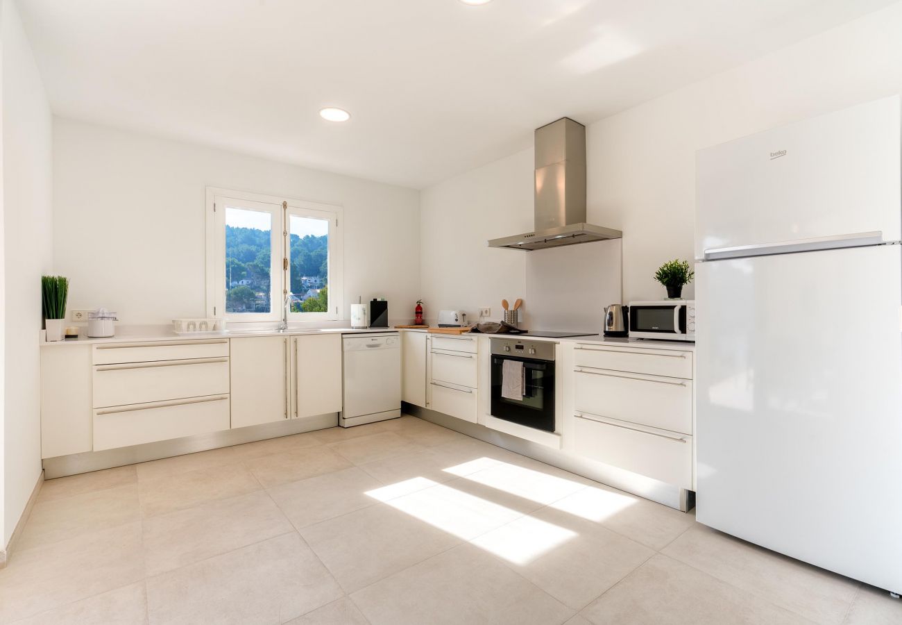 Villa in Cala San Vicente - GUILLEM. Lovely house 150 meters from the beach