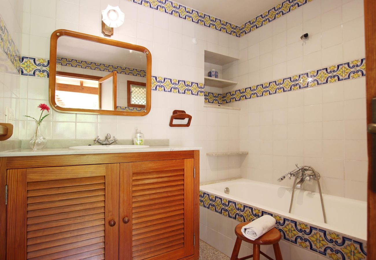 Villa in Pollensa - PANADA. Huge covered barbecue and less than 300 m from the supermarket