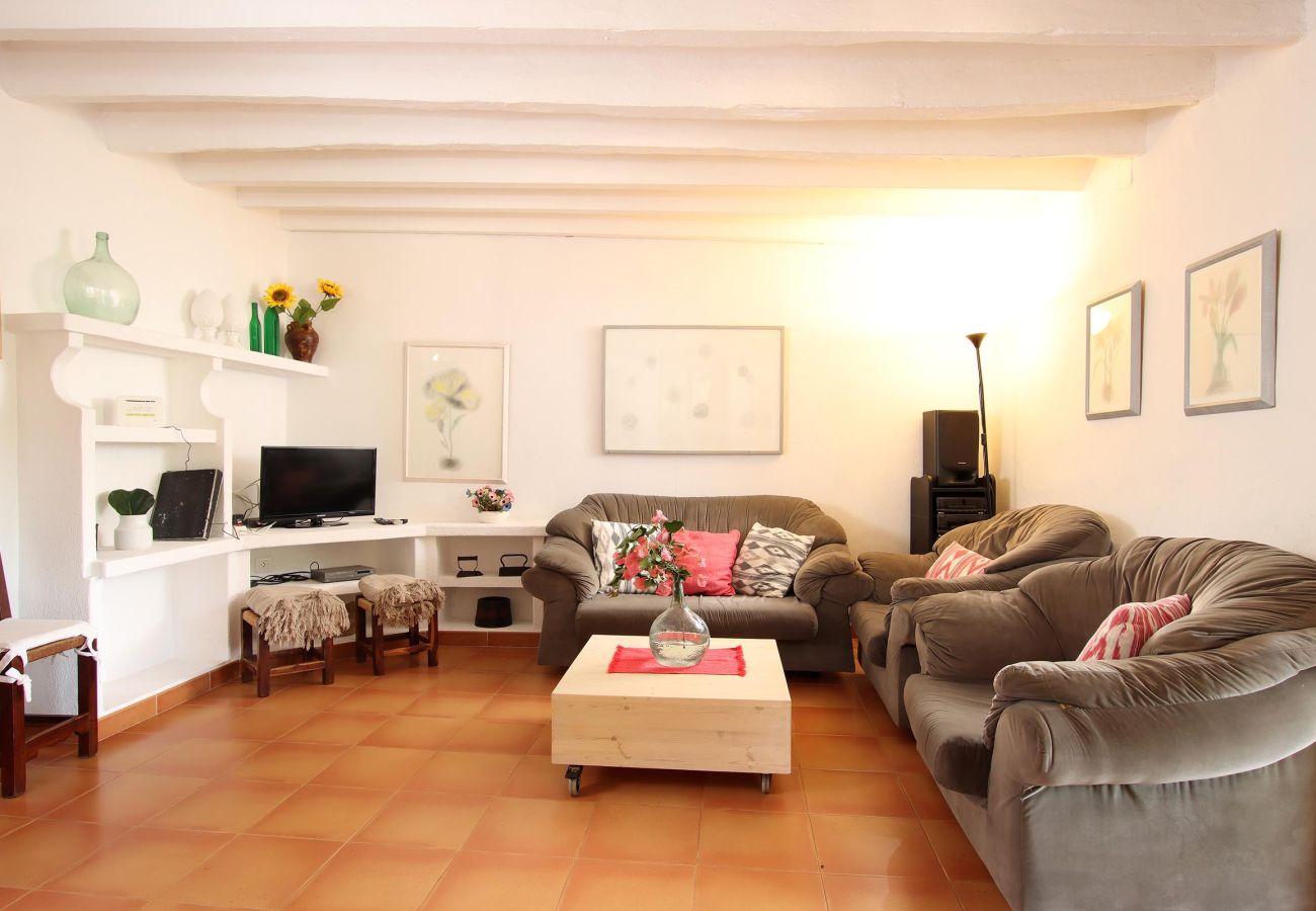 Villa in Pollensa - PANADA. Huge covered barbecue and less than 300 m from the supermarket