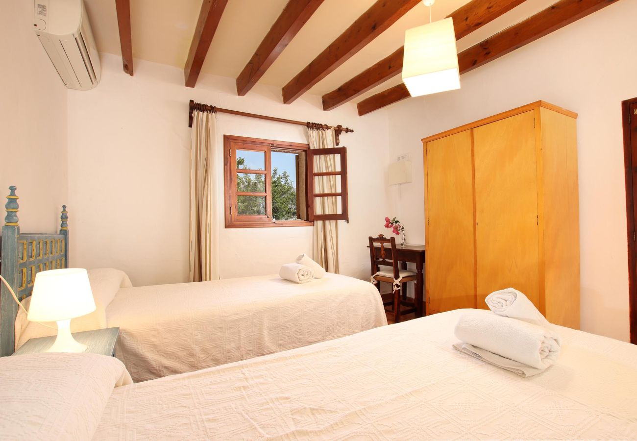 Villa in Pollensa - PANADA. Huge covered barbecue and less than 300 m from the supermarket