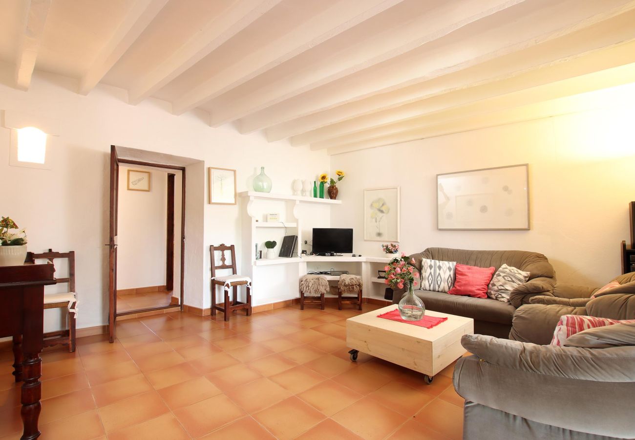Villa in Pollensa - PANADA. Huge covered barbecue and less than 300 m from the supermarket