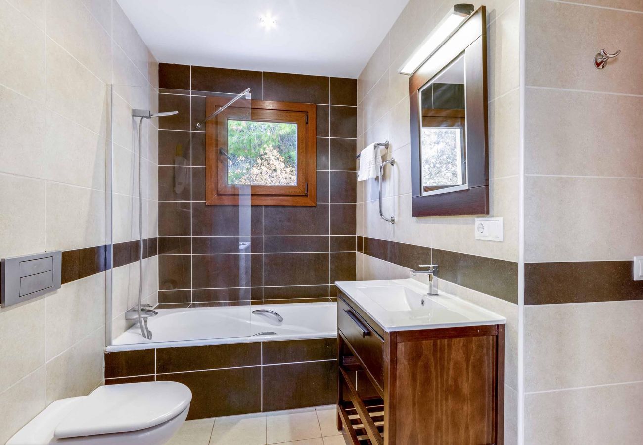 Villa in Cala San Vicente - ALEXANDRIA. Beachside stylish house