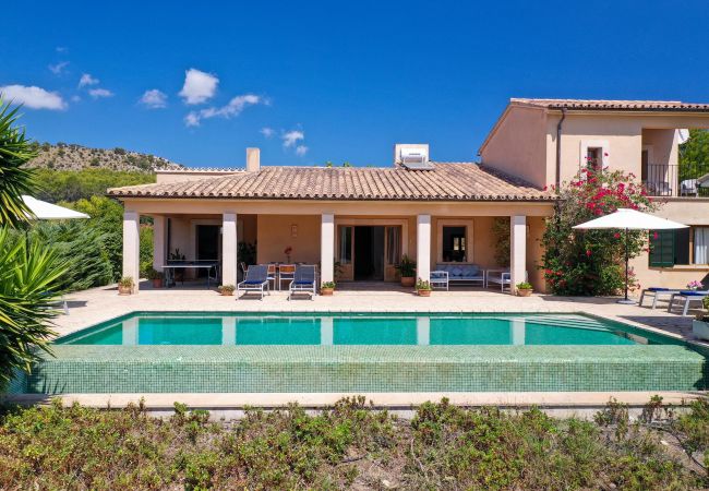 Villa/Dettached house in Pollensa - MARES. Stunning villa. A great choice