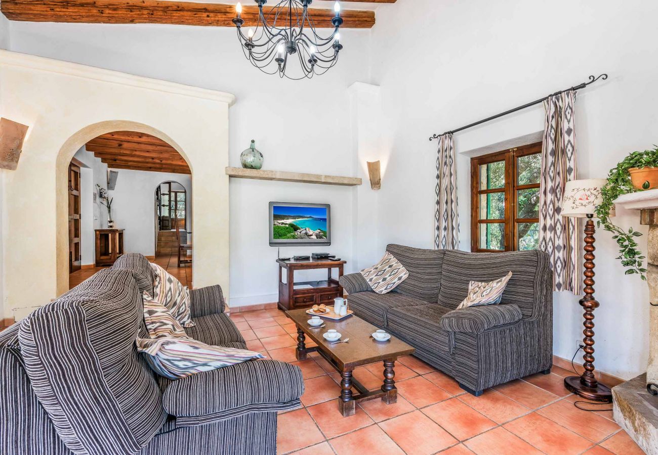 Villa in Cala San Vicente - TOMAS. Pretty and classical  villa close to Cala San Vicente