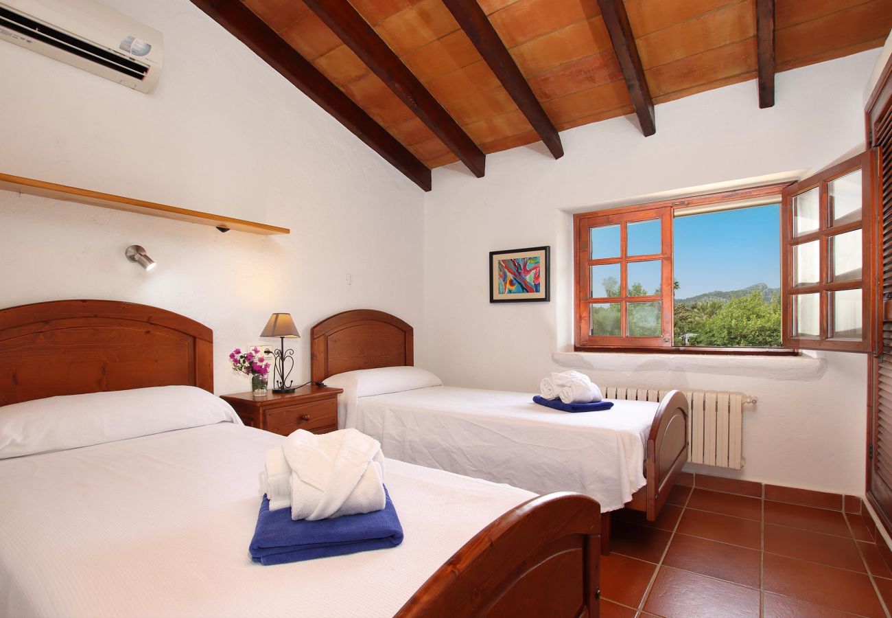 Villa in Pollensa - COLLET VELL. Lovely stone-clad villa with large garden