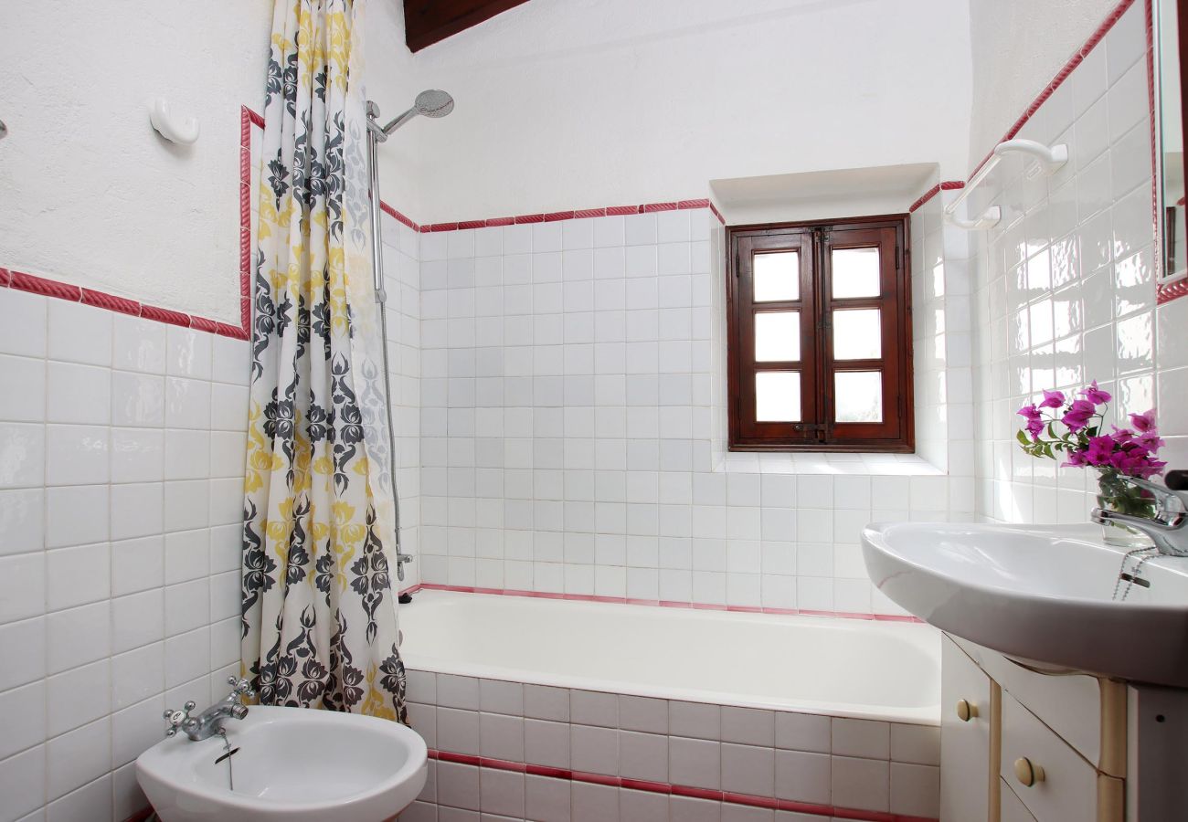 Villa in Pollensa - COLLET VELL. Lovely stone-clad villa with large garden