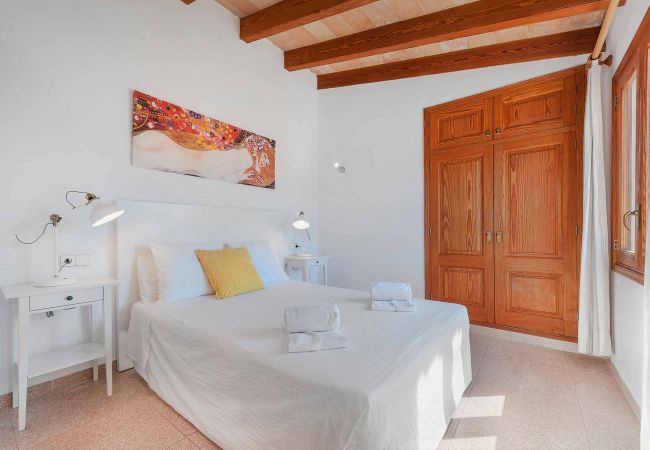 Villa in Puerto Pollensa - PALMERA. 6 bedroom villa a very short drive to Pto. Pollensa Villa in Puerto Pollensa - PALMERA. 6 bedroom villa a very short drive to Pto. Pollensa