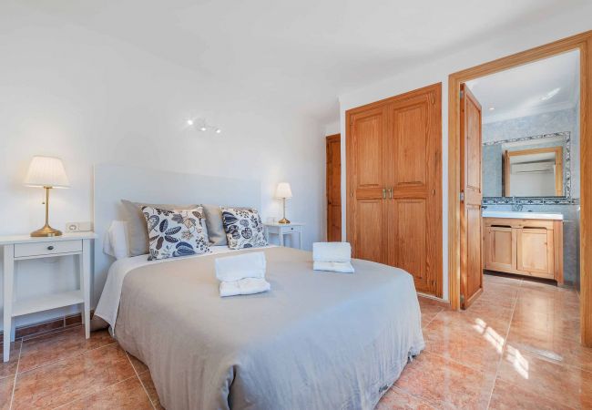 Villa in Puerto Pollensa - PALMERA. 6 bedroom villa a very short drive to Pto. Pollensa Villa in Puerto Pollensa - PALMERA. 6 bedroom villa a very short drive to Pto. Pollensa