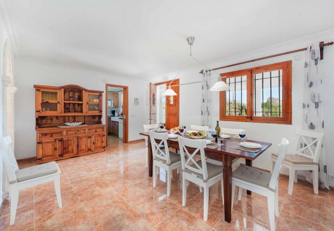 Villa in Puerto Pollensa - PALMERA. 6 bedroom villa a very short drive to Pto. Pollensa Villa in Puerto Pollensa - PALMERA. 6 bedroom villa a very short drive to Pto. Pollensa