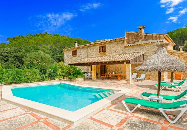 Villa in Cala San Vicente - OLIVA (VICH). In 1775, an oil mill. Today, its flair remains intact