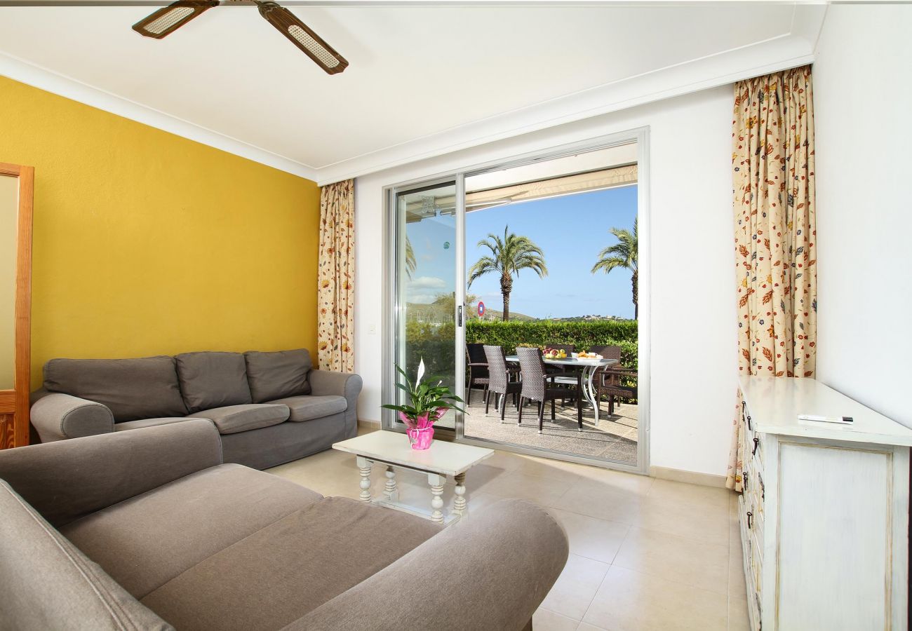 Apartment in Puerto Pollensa - TONY 1A. Nice sea front line apartment