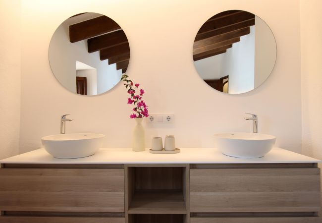 Villa in Pollensa - SOU.   6-Bedroom Mallorca Oasis. Superb in every way Villa in Pollensa - SOU.   6-Bedroom Mallorca Oasis. Superb in every way
