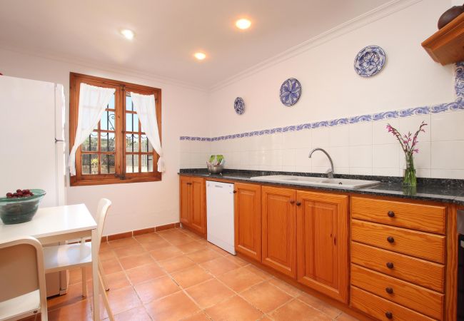 Villa in Pollensa - TOLO. Charming 2 bedroom villa