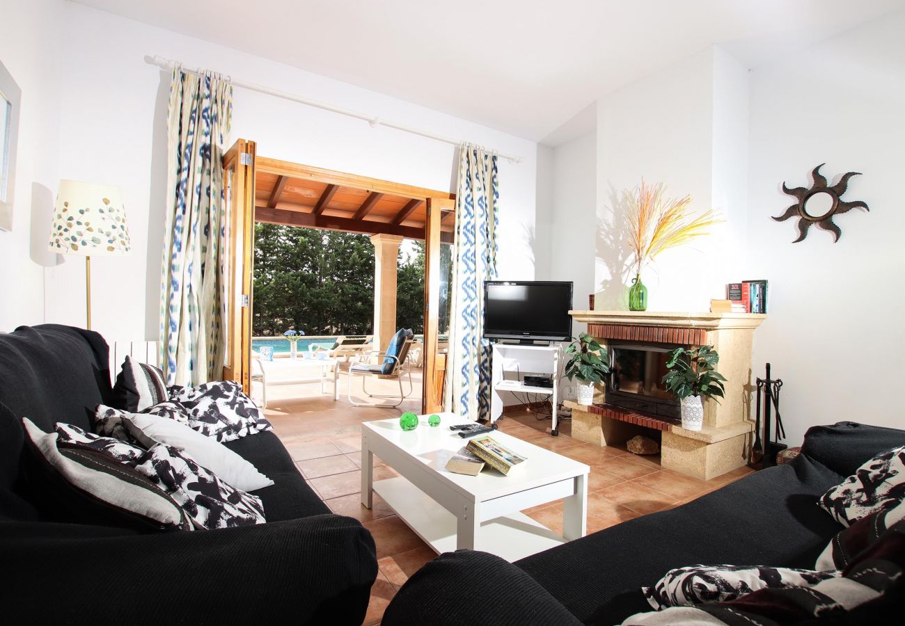 Villa in Pollensa - PUNTA COLET. Large pool and spacious garden for endless fun