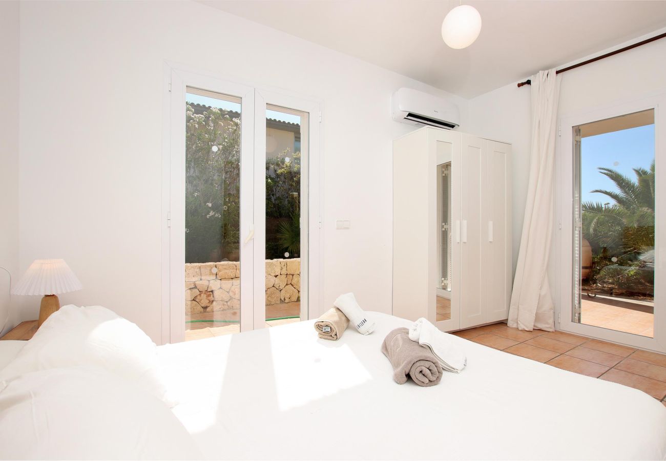 Villa in Alcudia - AMOROS. Beautiful villa with superb sea views