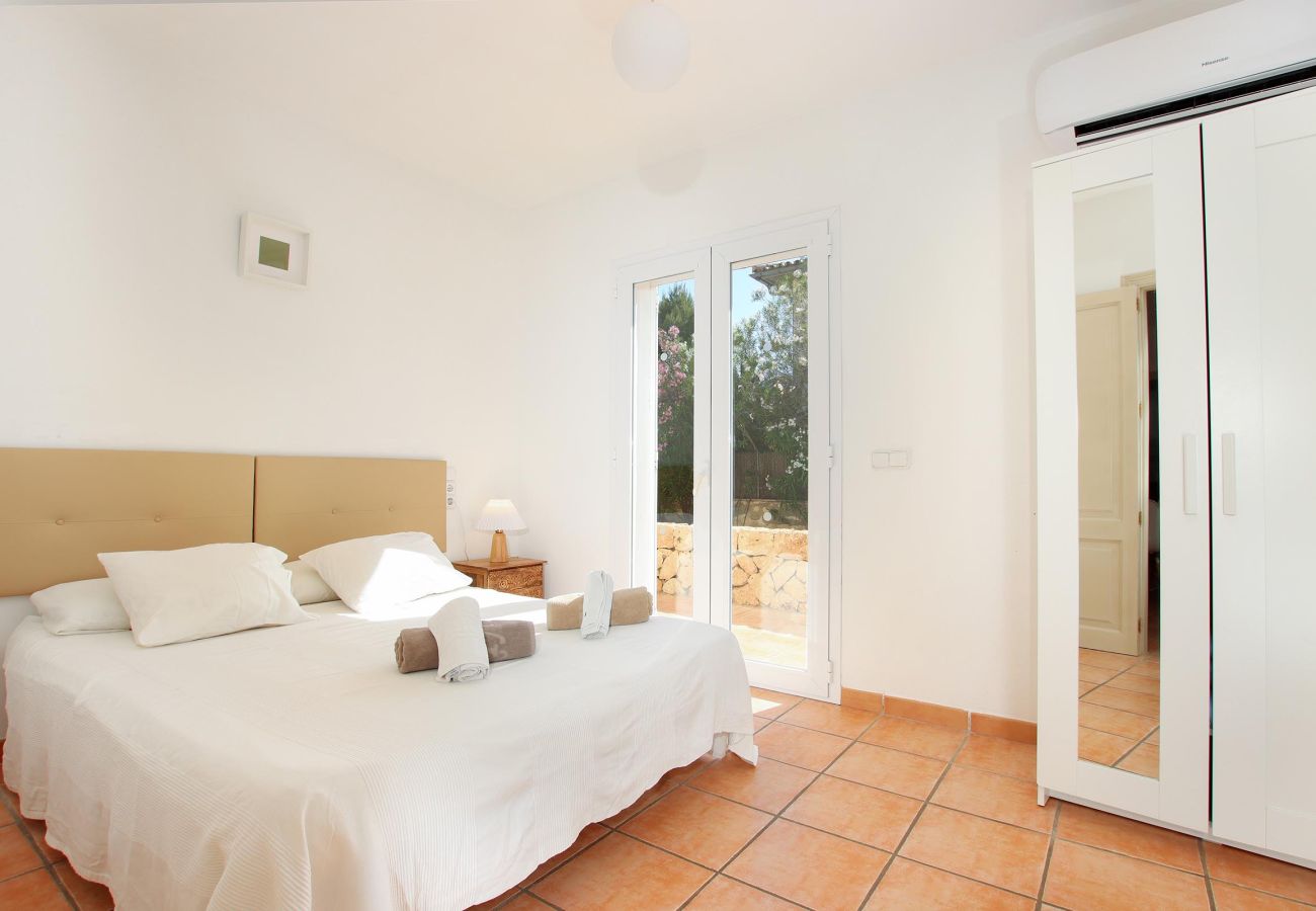 Villa in Alcudia - AMOROS. Beautiful villa with superb sea views