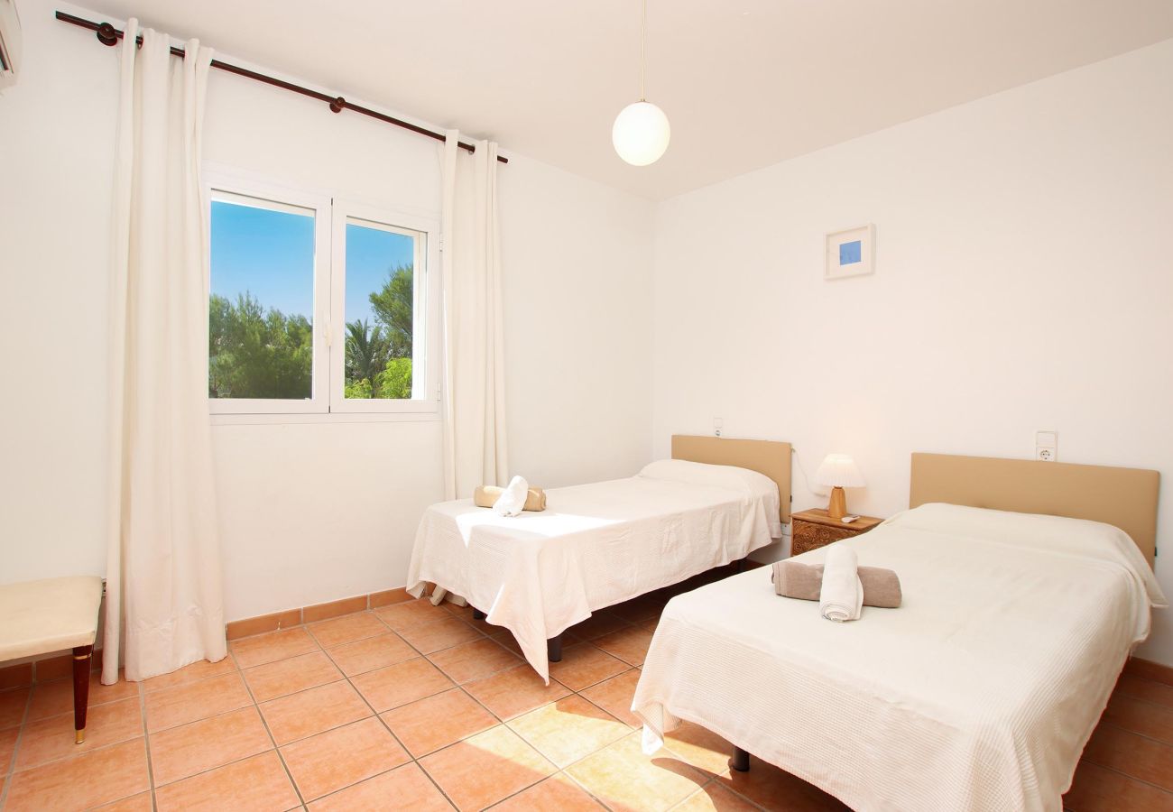 Villa in Alcudia - AMOROS. Beautiful villa with superb sea views