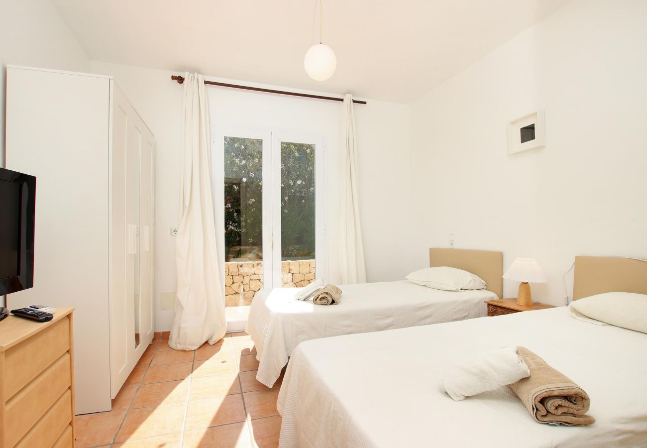 Villa in Alcudia - AMOROS. Beautiful villa with superb sea views