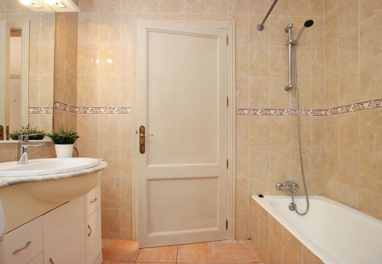 Villa in Alcudia - AMOROS. Beautiful villa with superb sea views