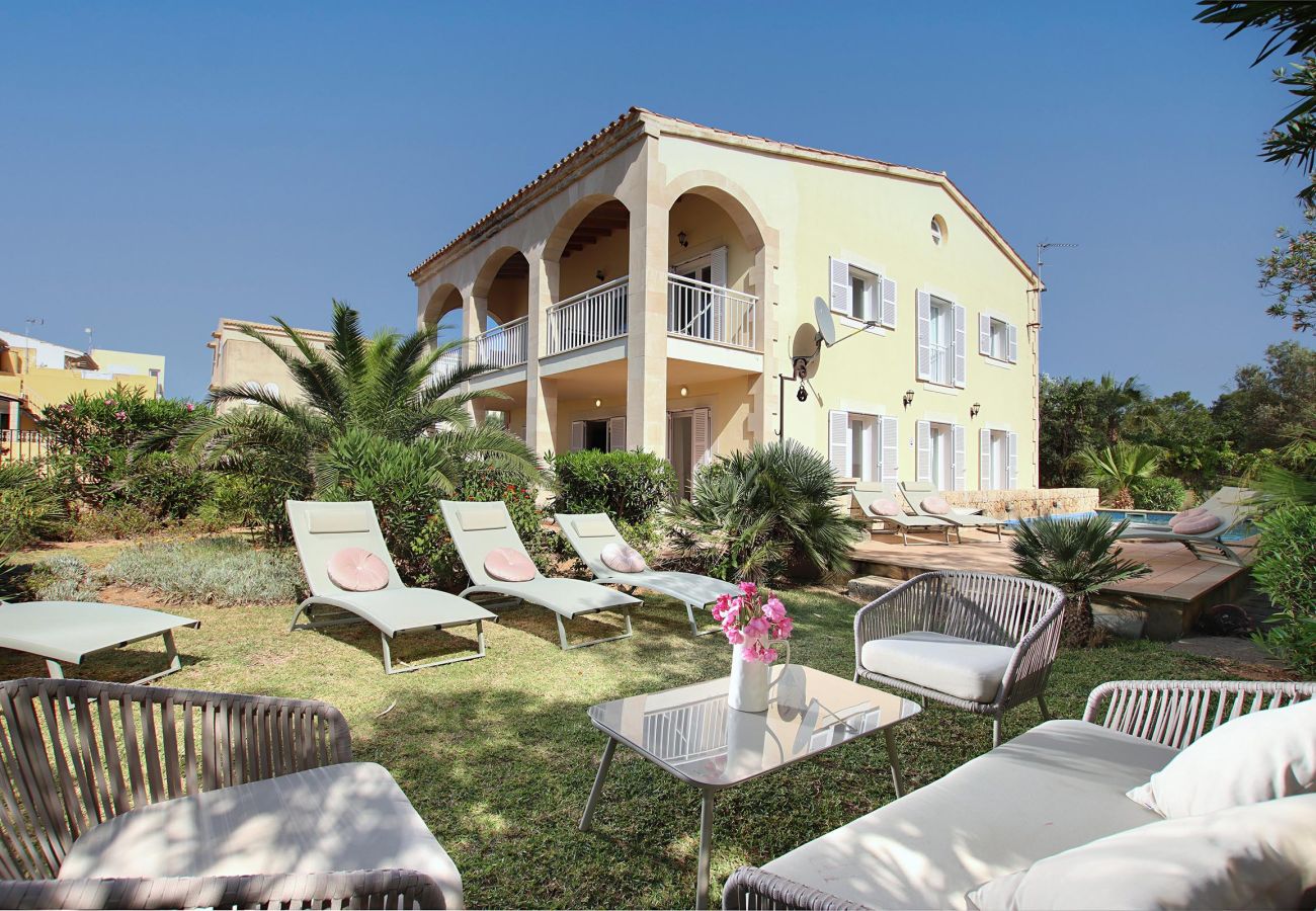 Villa in Alcudia - AMOROS. Beautiful villa with superb sea views