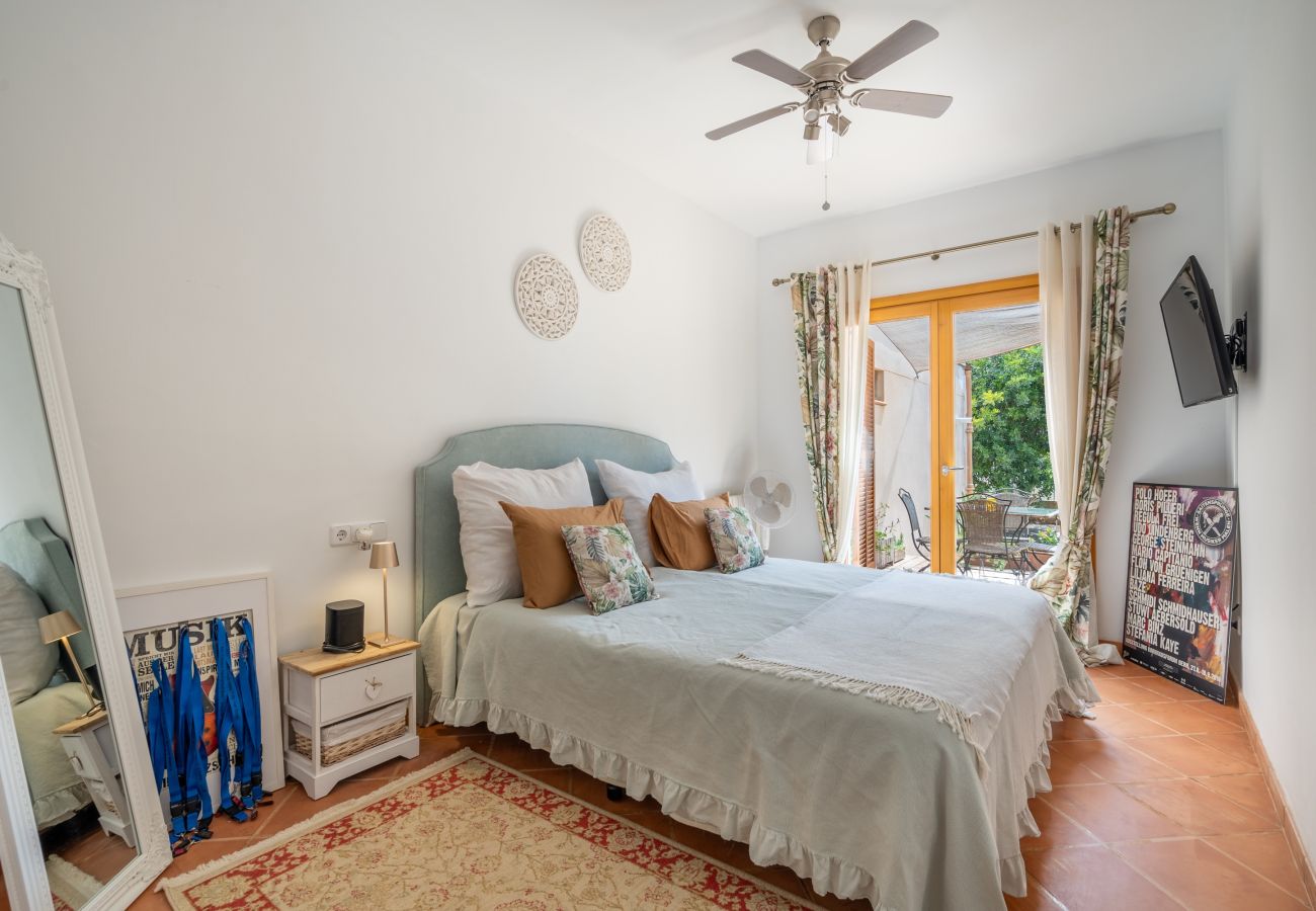 Villa in Buger - Atenas, nice villa near Buger