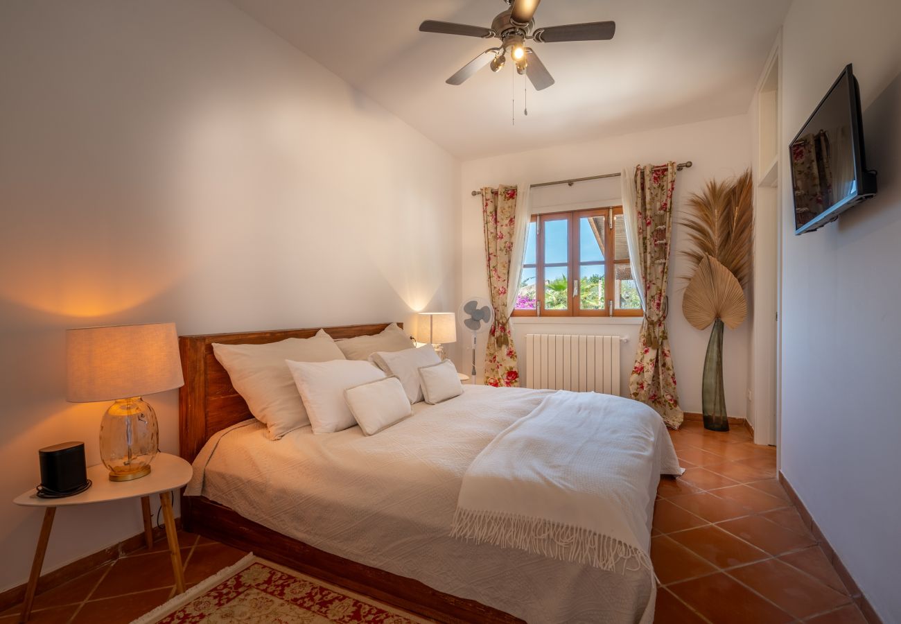 Villa in Buger - Atenas, nice villa near Buger