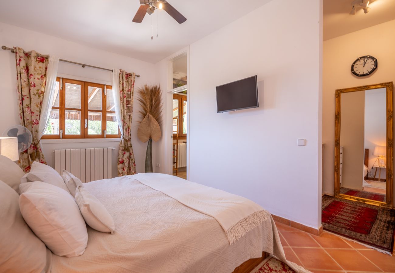 Villa in Buger - Atenas, nice villa near Buger