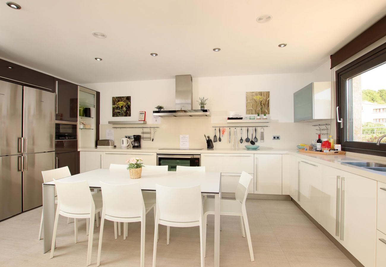 Villa in Cala Sant Vicenç - CAVALL , beautiful villa in the heart of Cala Sant Vicenç