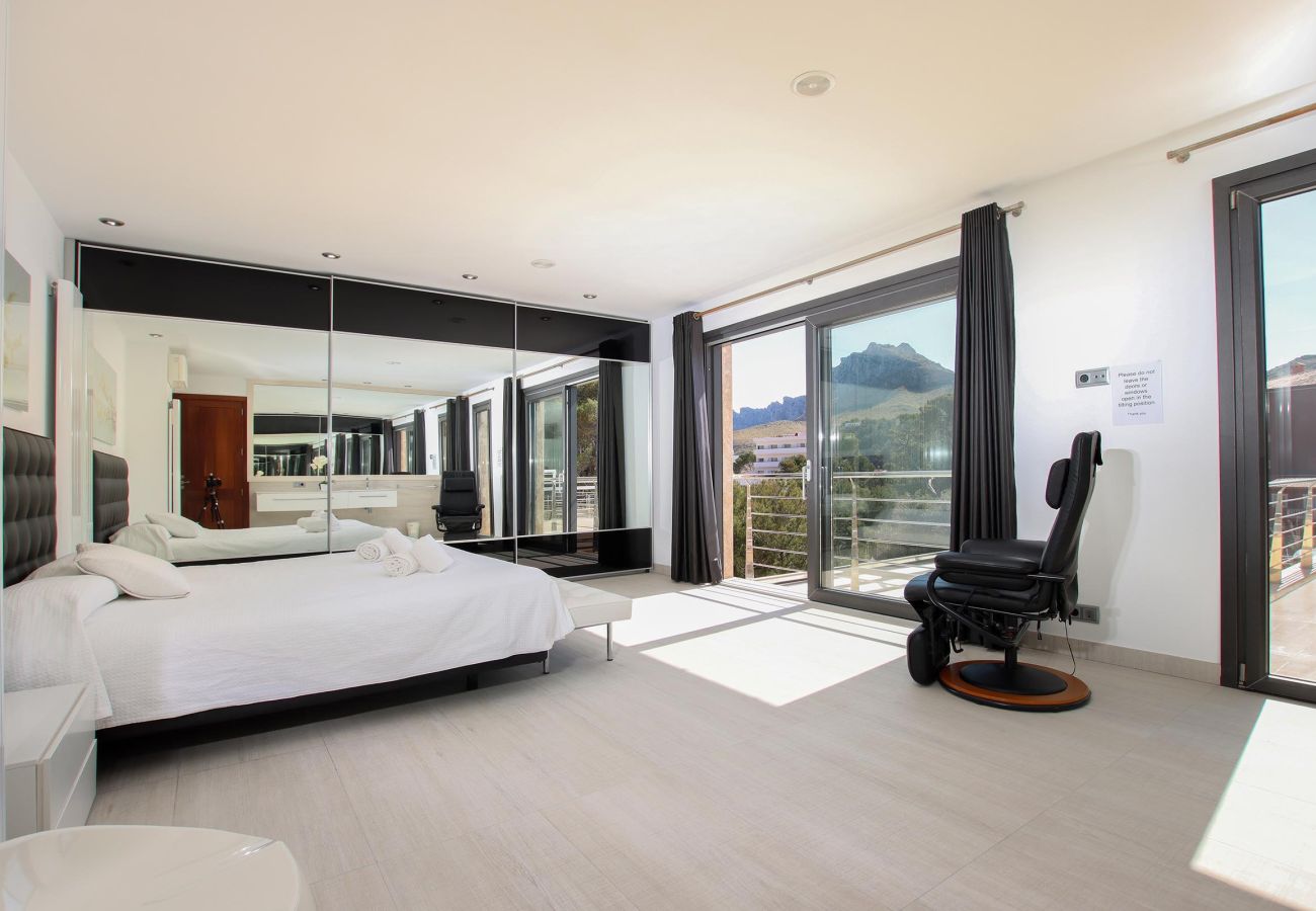 Villa in Cala Sant Vicenç - CAVALL , beautiful villa in the heart of Cala Sant Vicenç